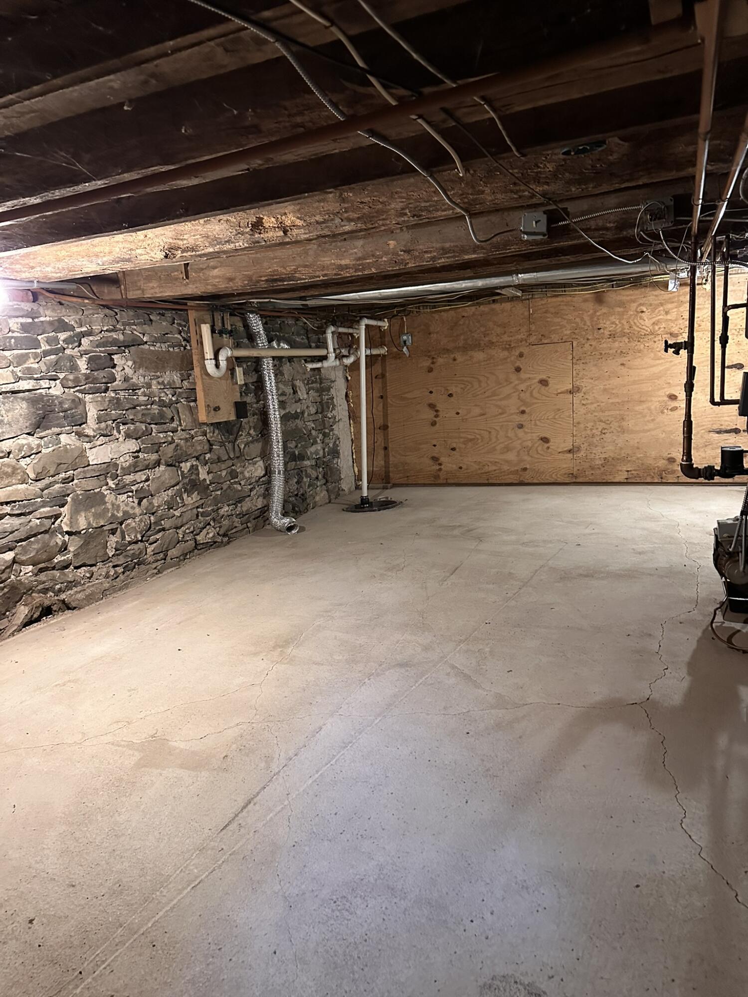 567B Greenview Dr Drive