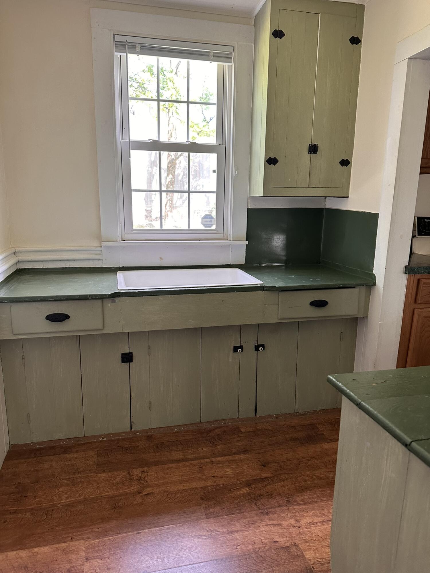 567B Greenview Dr Drive