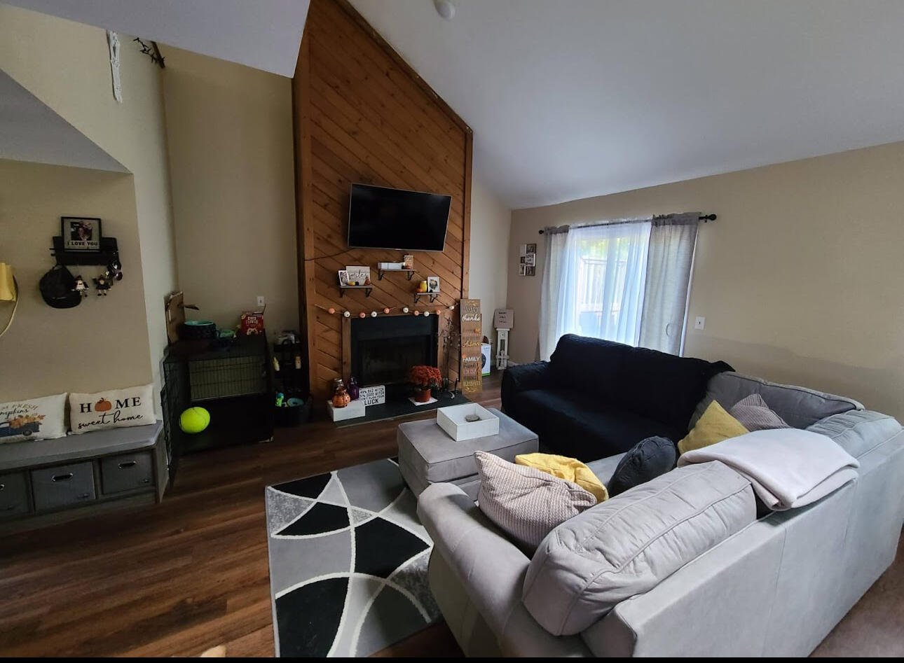 616 Mountain View Way