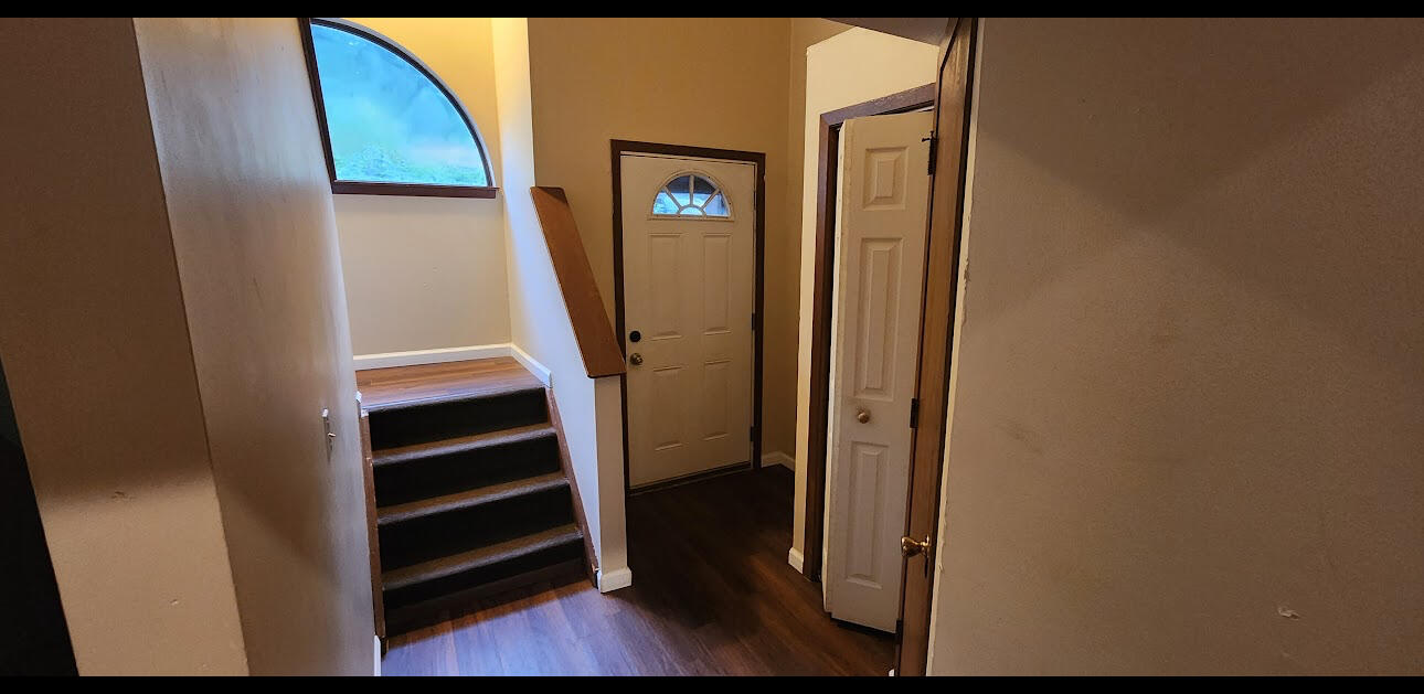 616 Mountain View Way