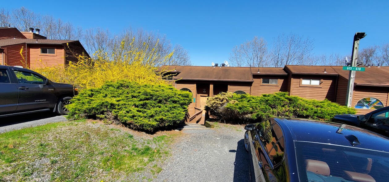 616 Mountain View Way