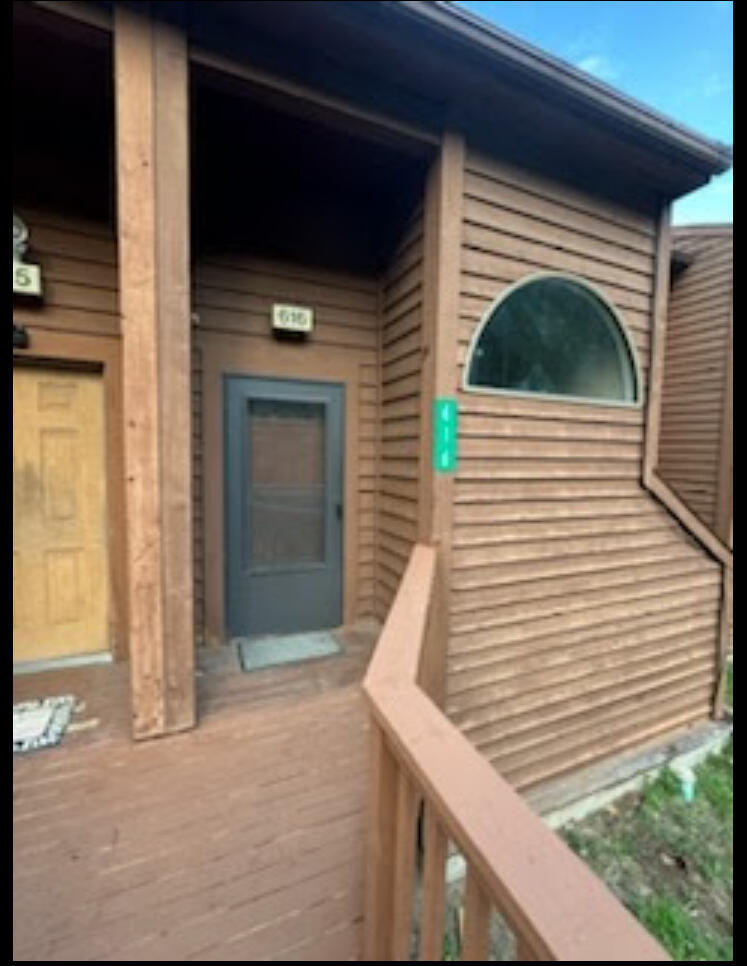 616 Mountain View Way