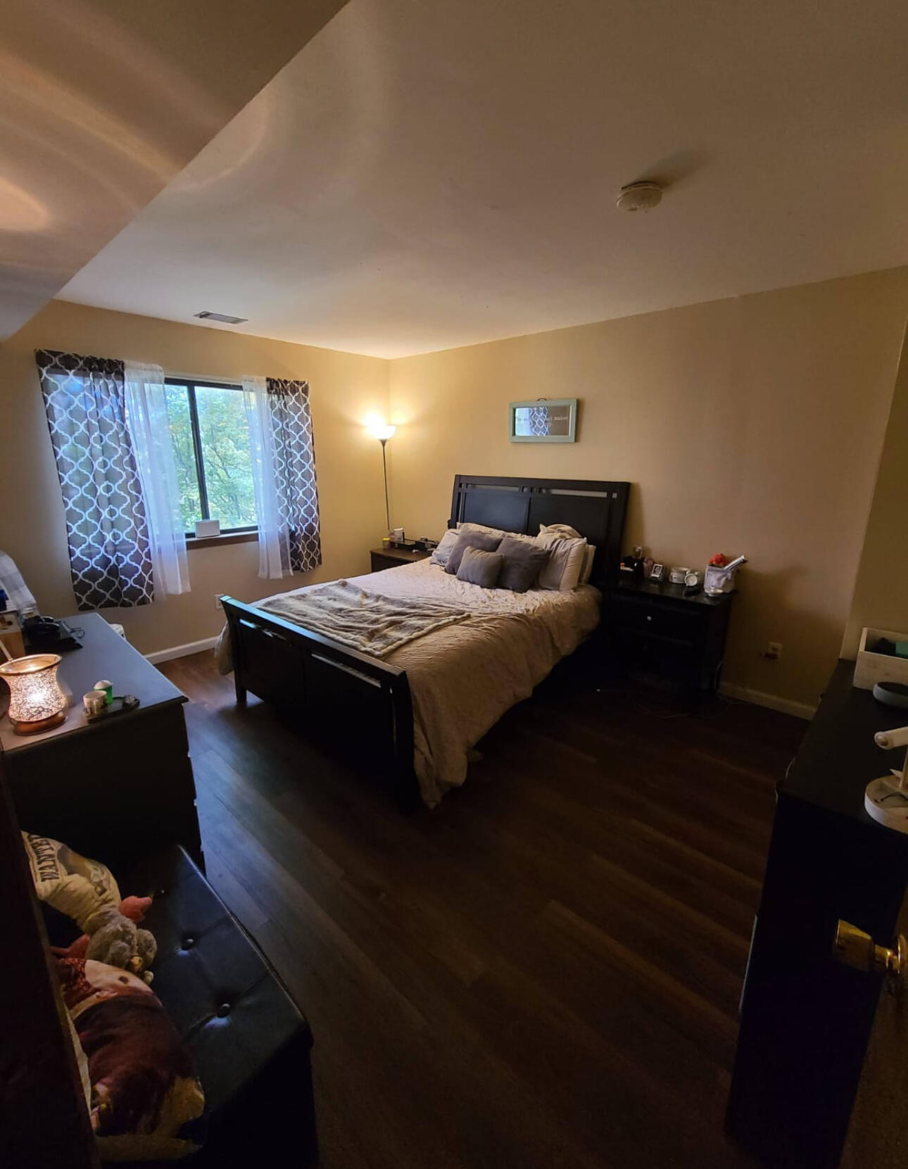 616 Mountain View Way