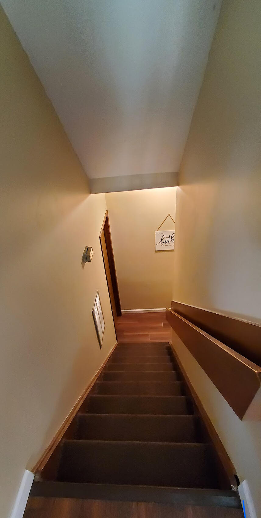 616 Mountain View Way