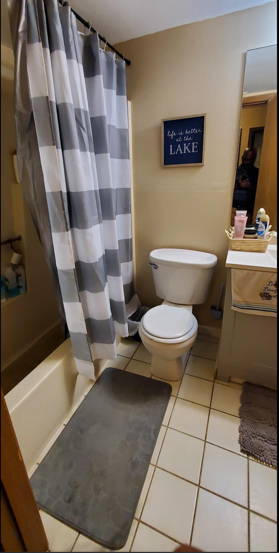 616 Mountain View Way