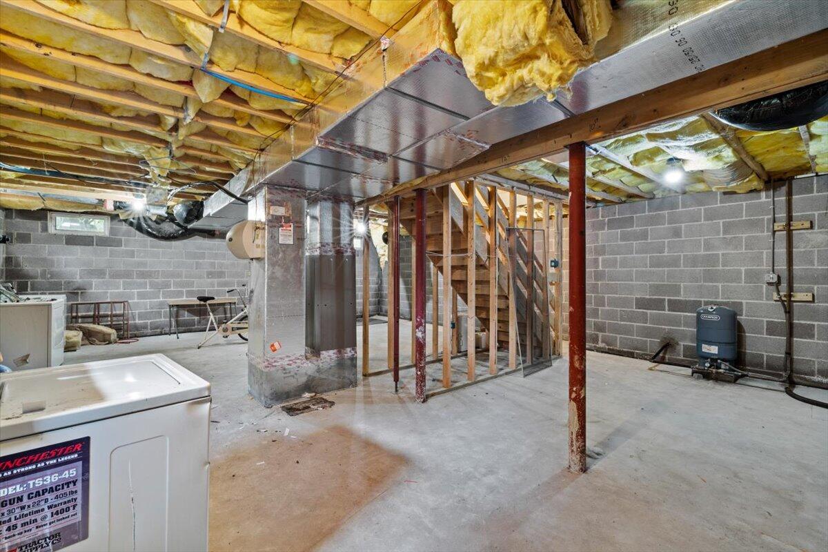 555 Whippoorwill Drive