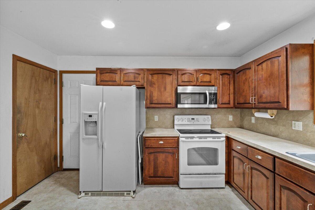 555 Whippoorwill Drive