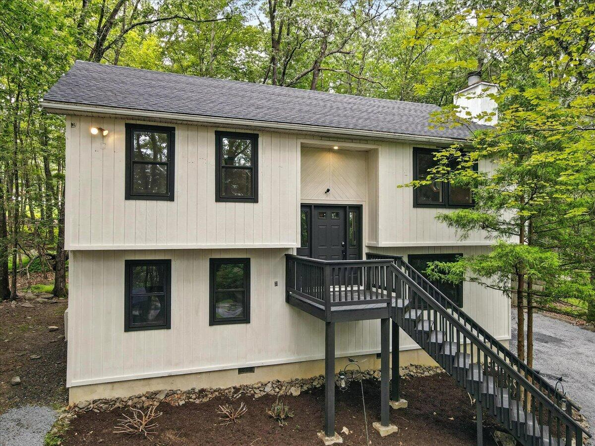 754 Clubhouse Drive