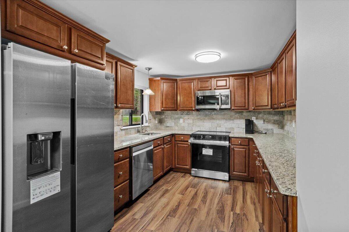 44 Magnolia Dr