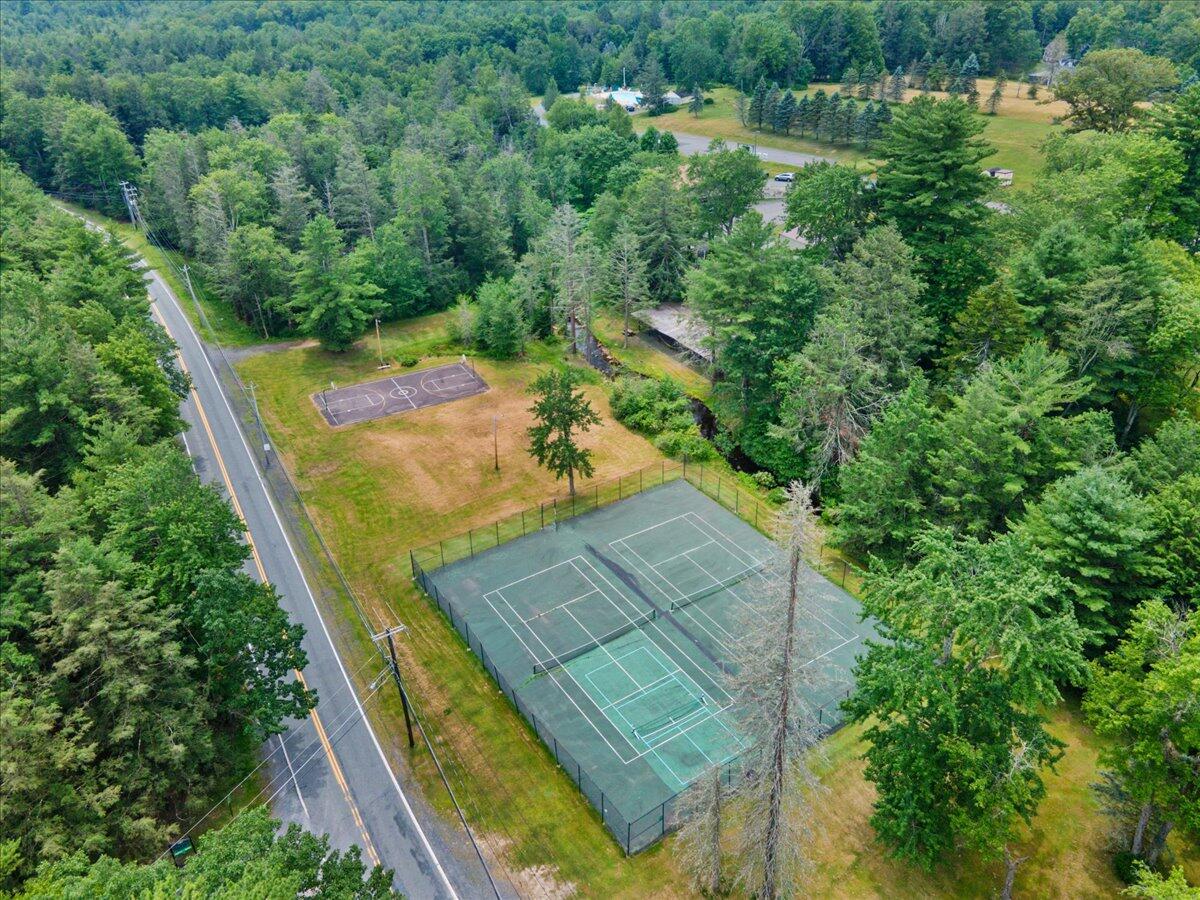 44 Magnolia Dr
