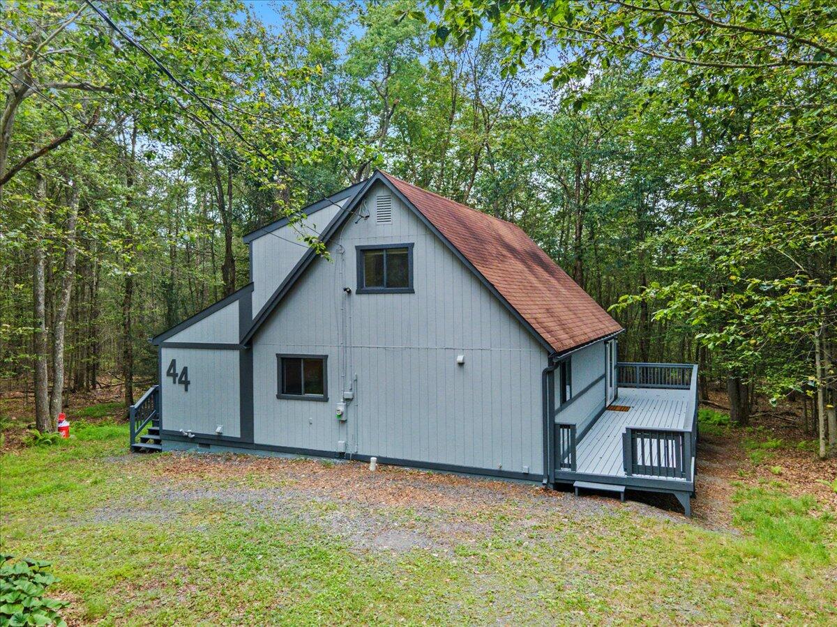 44 Magnolia Dr