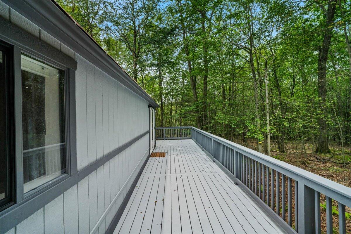 44 Magnolia Dr