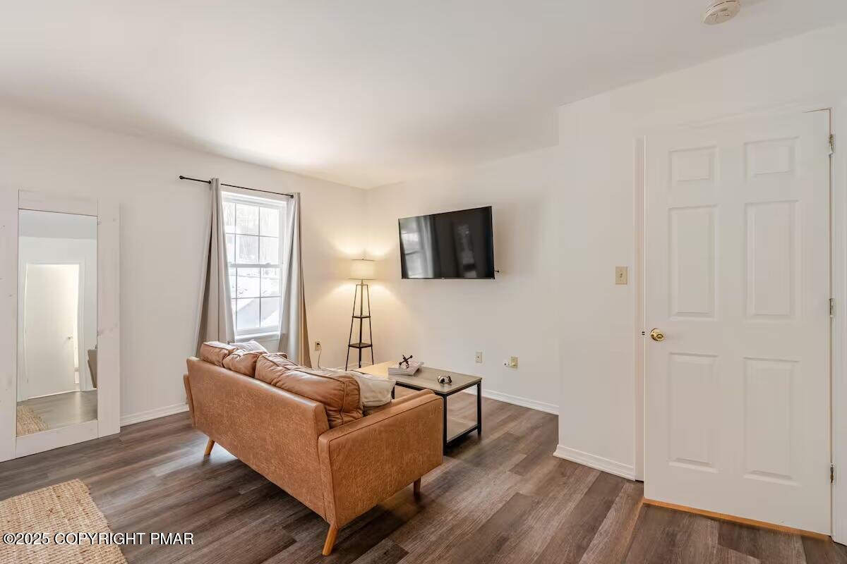 3114 Fairfax Terrace, Stroud Township