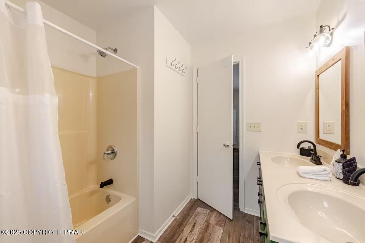 3114 Fairfax Terrace, Stroud Township