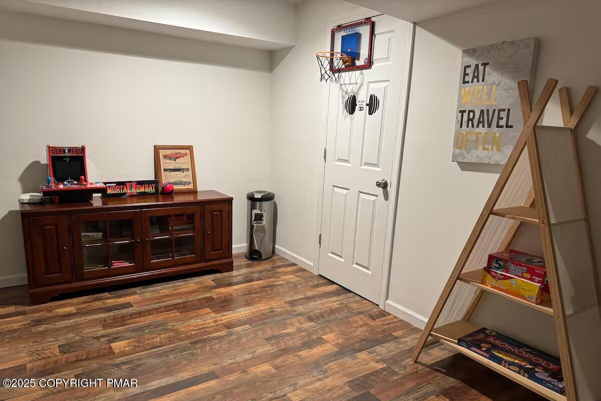 3114 Fairfax Terrace, Stroud Township