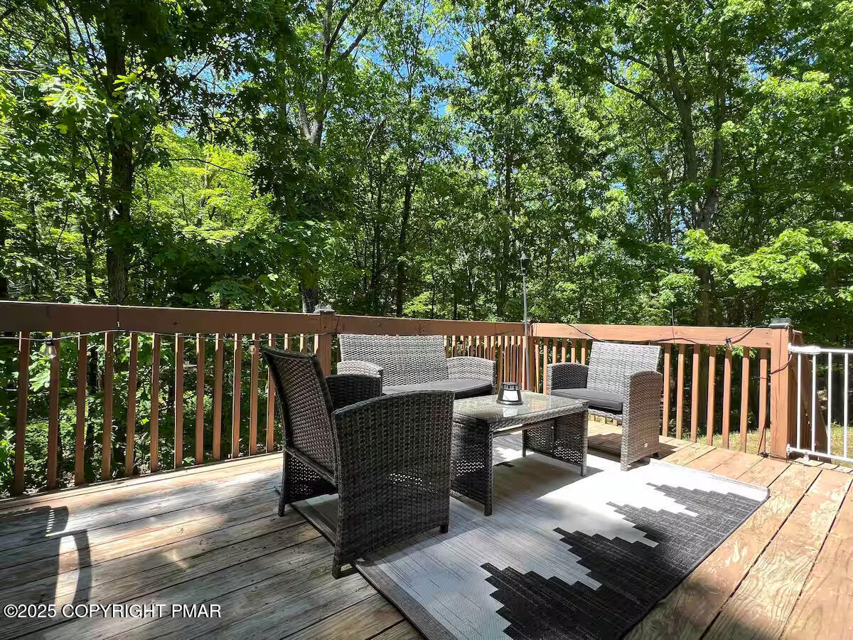 3114 Fairfax Terrace, Stroud Township