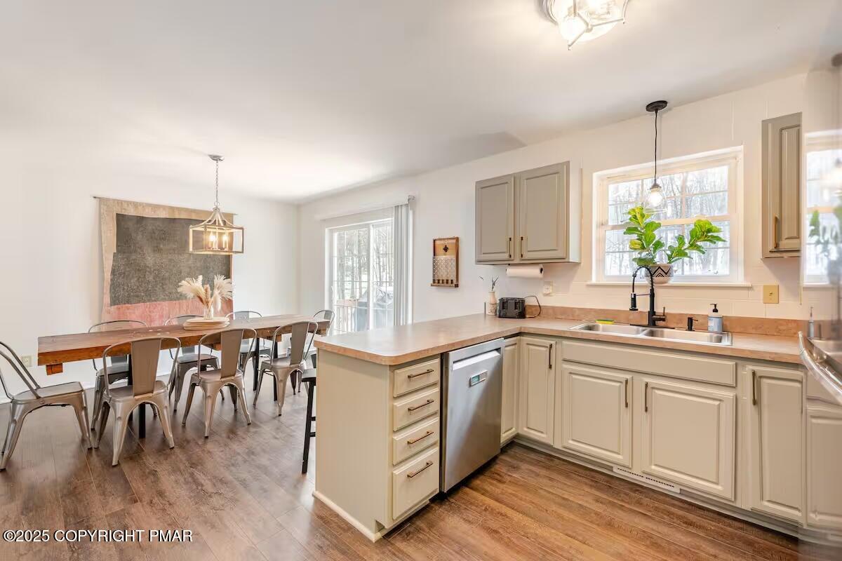 3114 Fairfax Terrace, Stroud Township