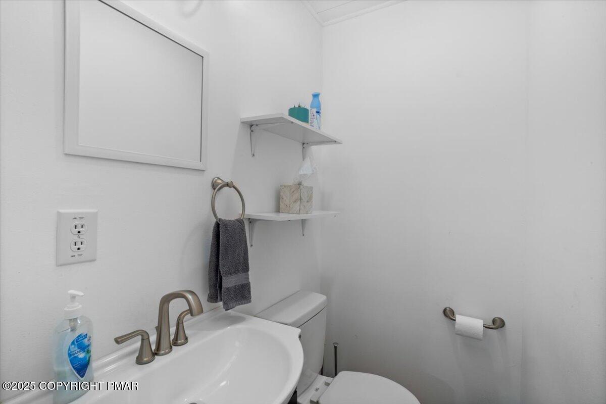 7090 Cypress Lane, Tobyhanna