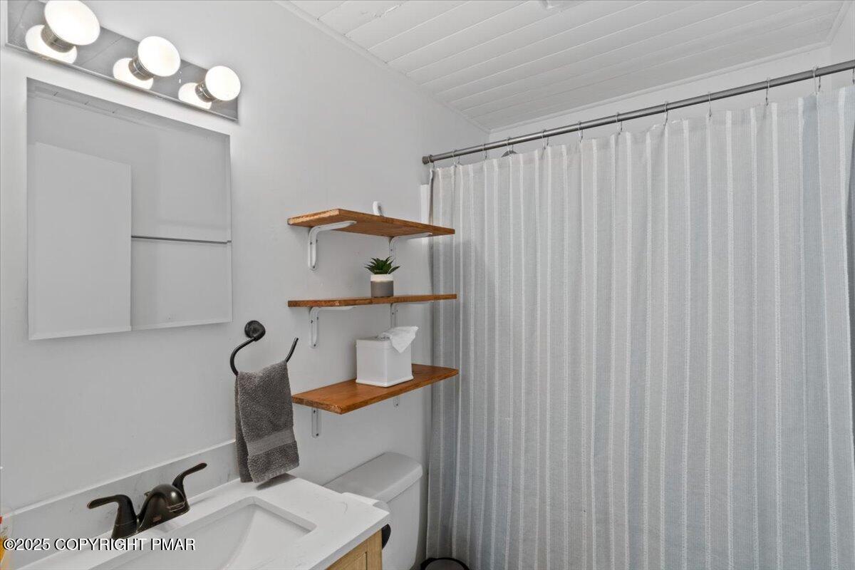 7090 Cypress Lane, Tobyhanna