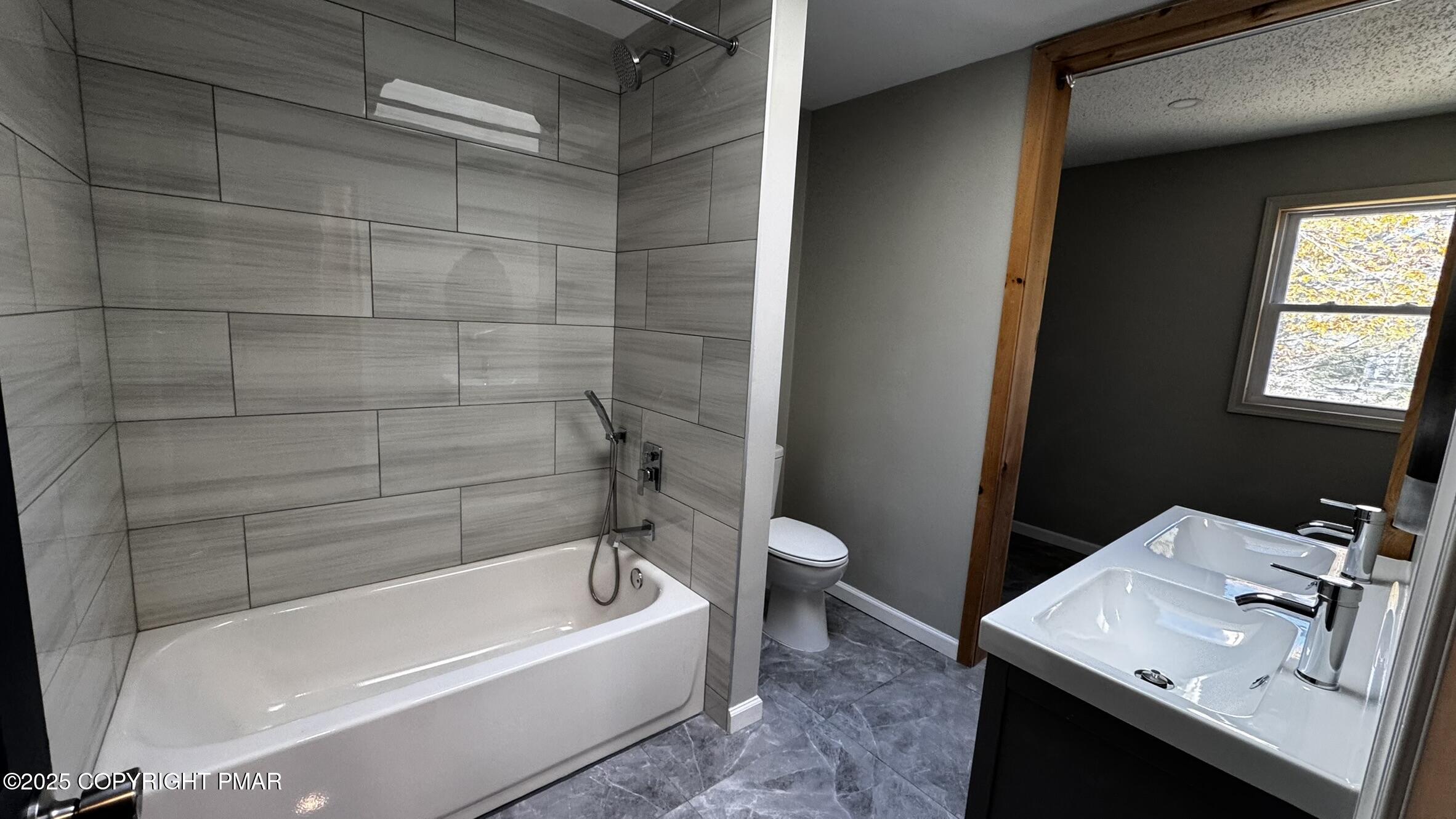 3262 Hamlet Drive, Tobyhanna