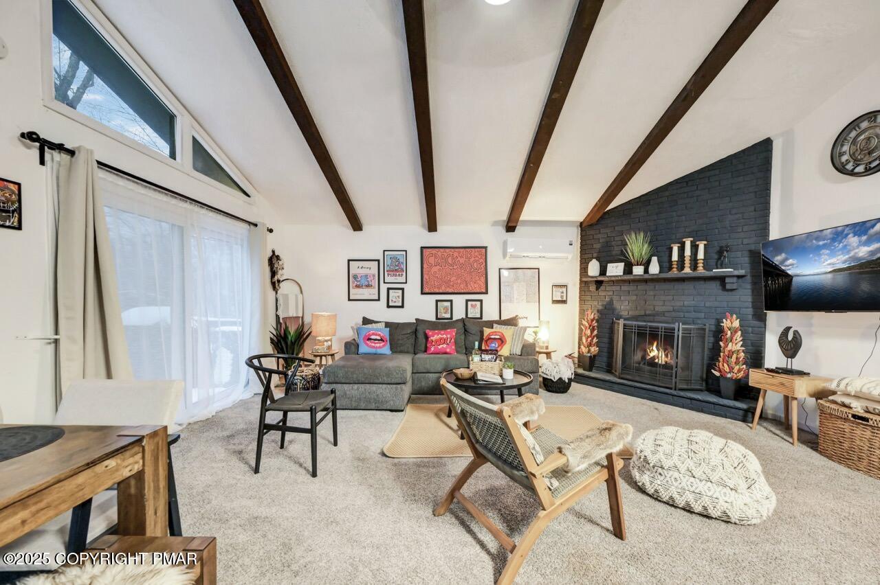 5306 NE Ledgewood Drive