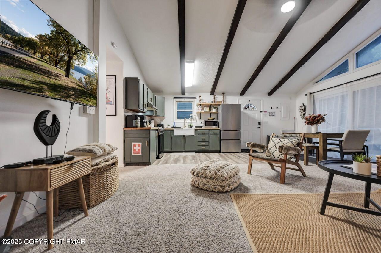 5306 NE Ledgewood Drive