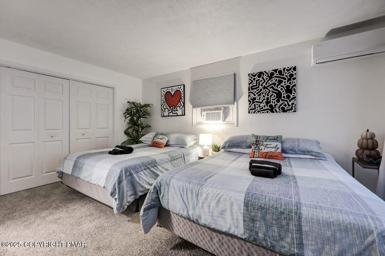 5306 NE Ledgewood Drive