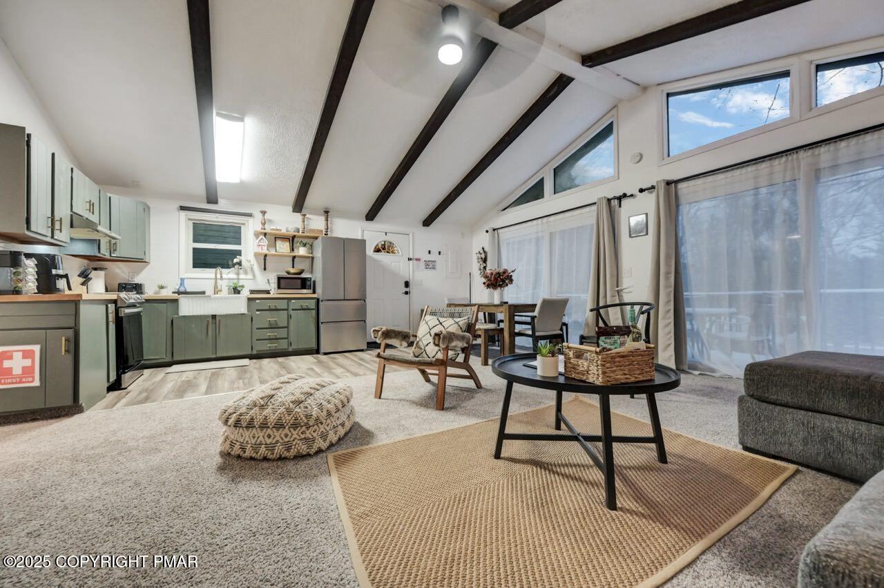 5306 NE Ledgewood Drive