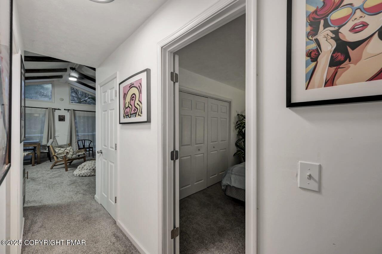 5306 NE Ledgewood Drive