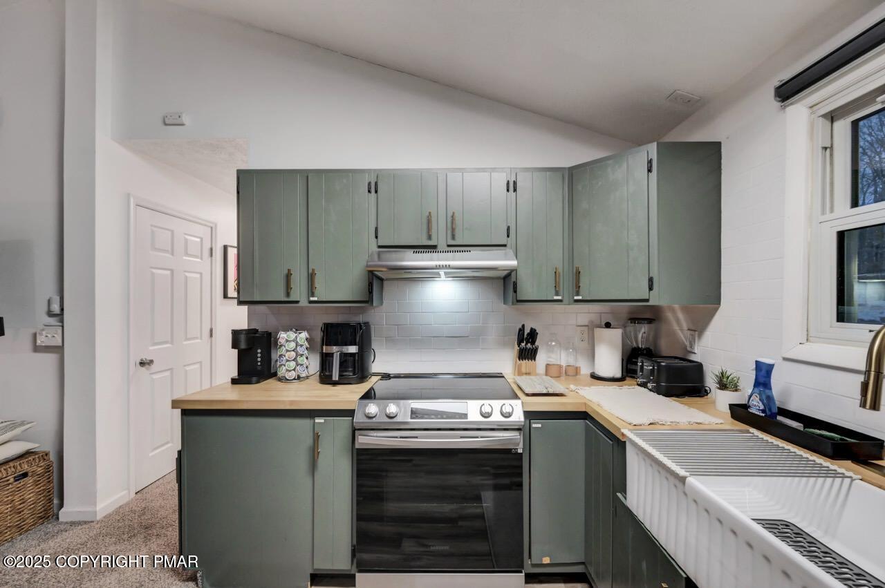 5306 NE Ledgewood Drive