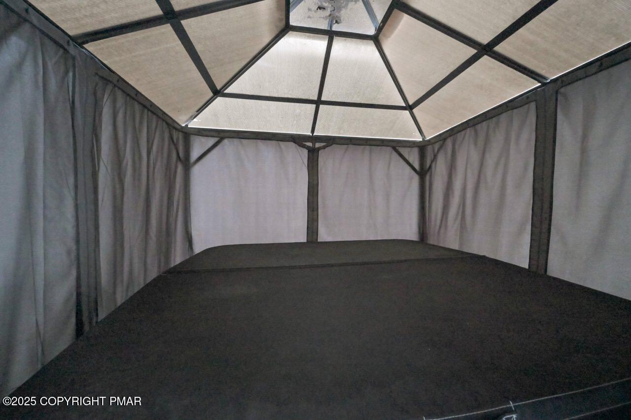 5306 NE Ledgewood Drive