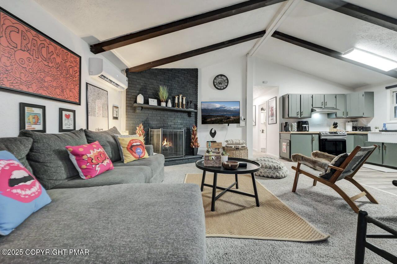 5306 NE Ledgewood Drive