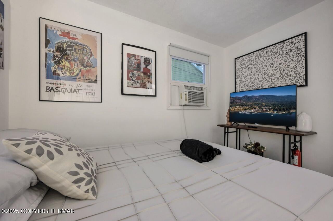 5306 NE Ledgewood Drive