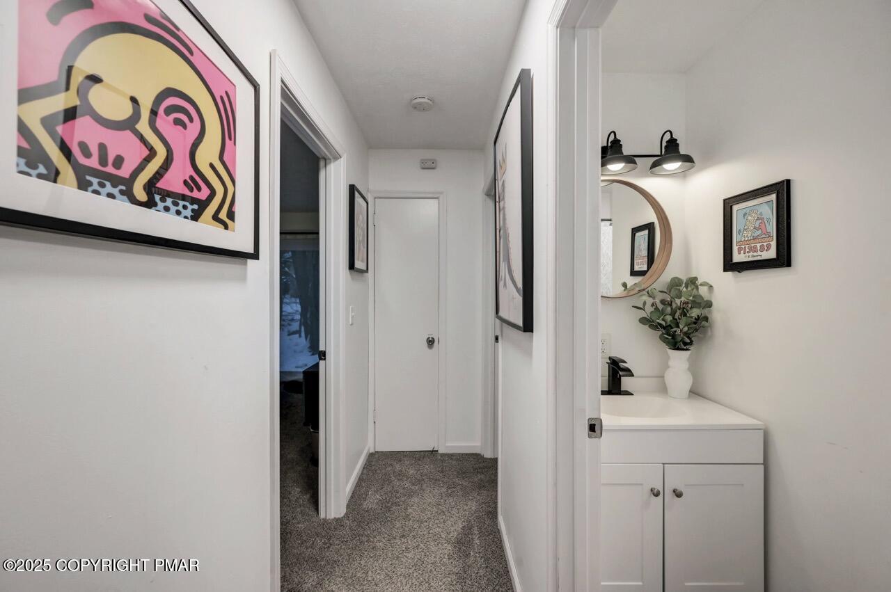 5306 NE Ledgewood Drive