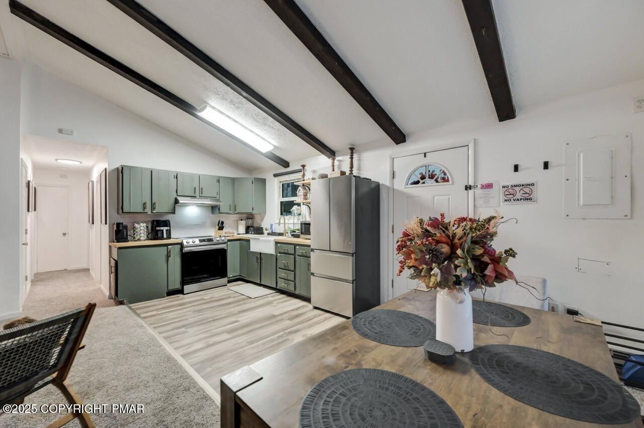 5306 NE Ledgewood Drive