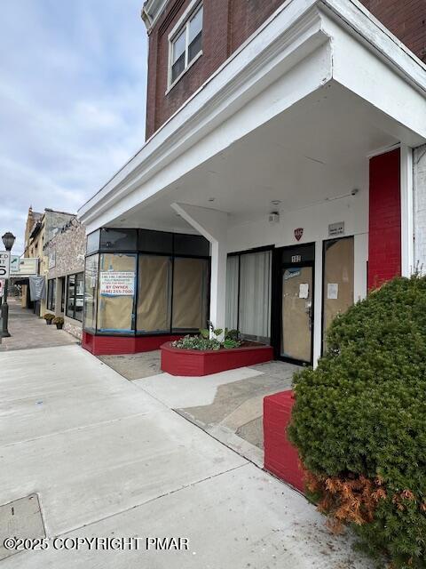 102 S Courtland Street