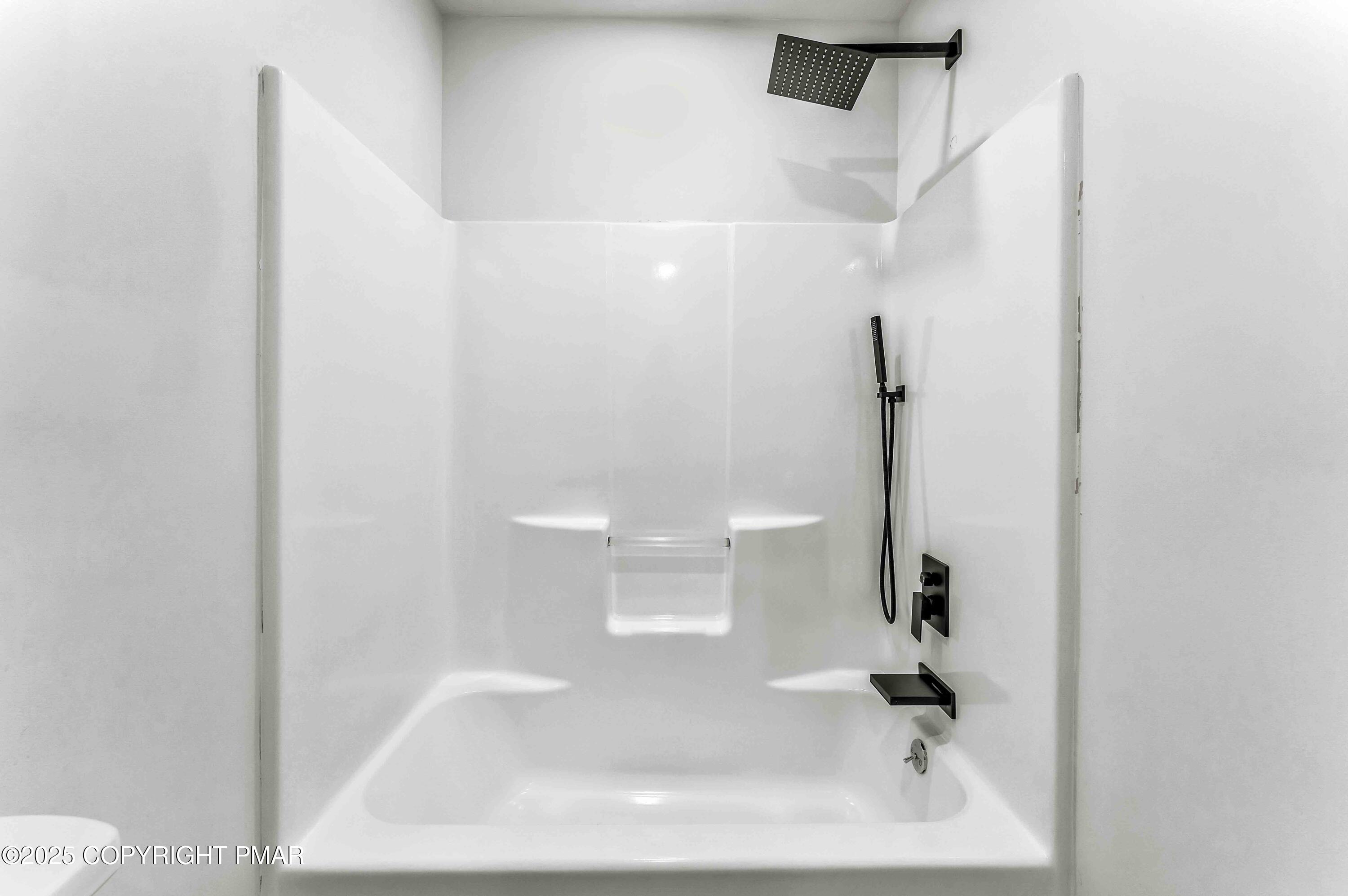 2127 Bushkill Circle