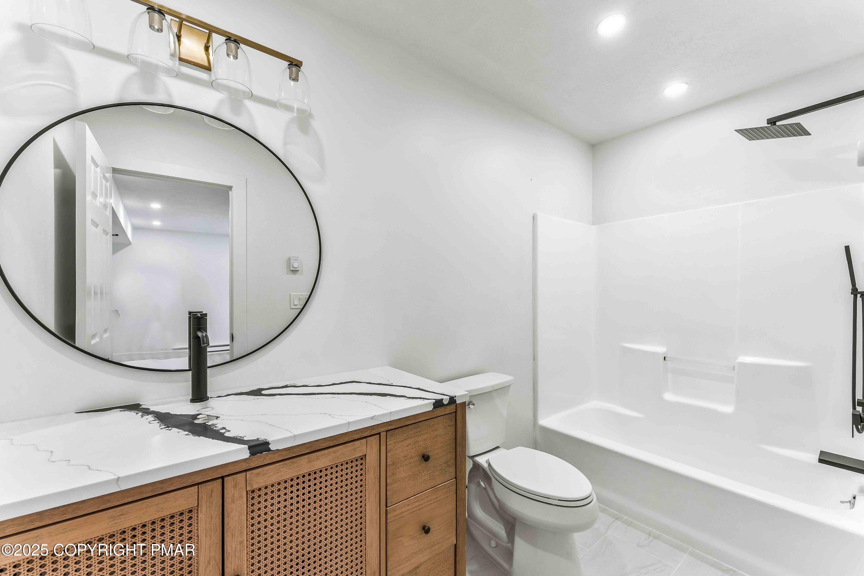 2127 Bushkill Circle