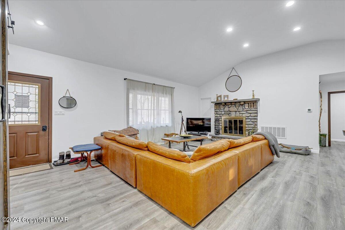 17 Tamarack Terrace