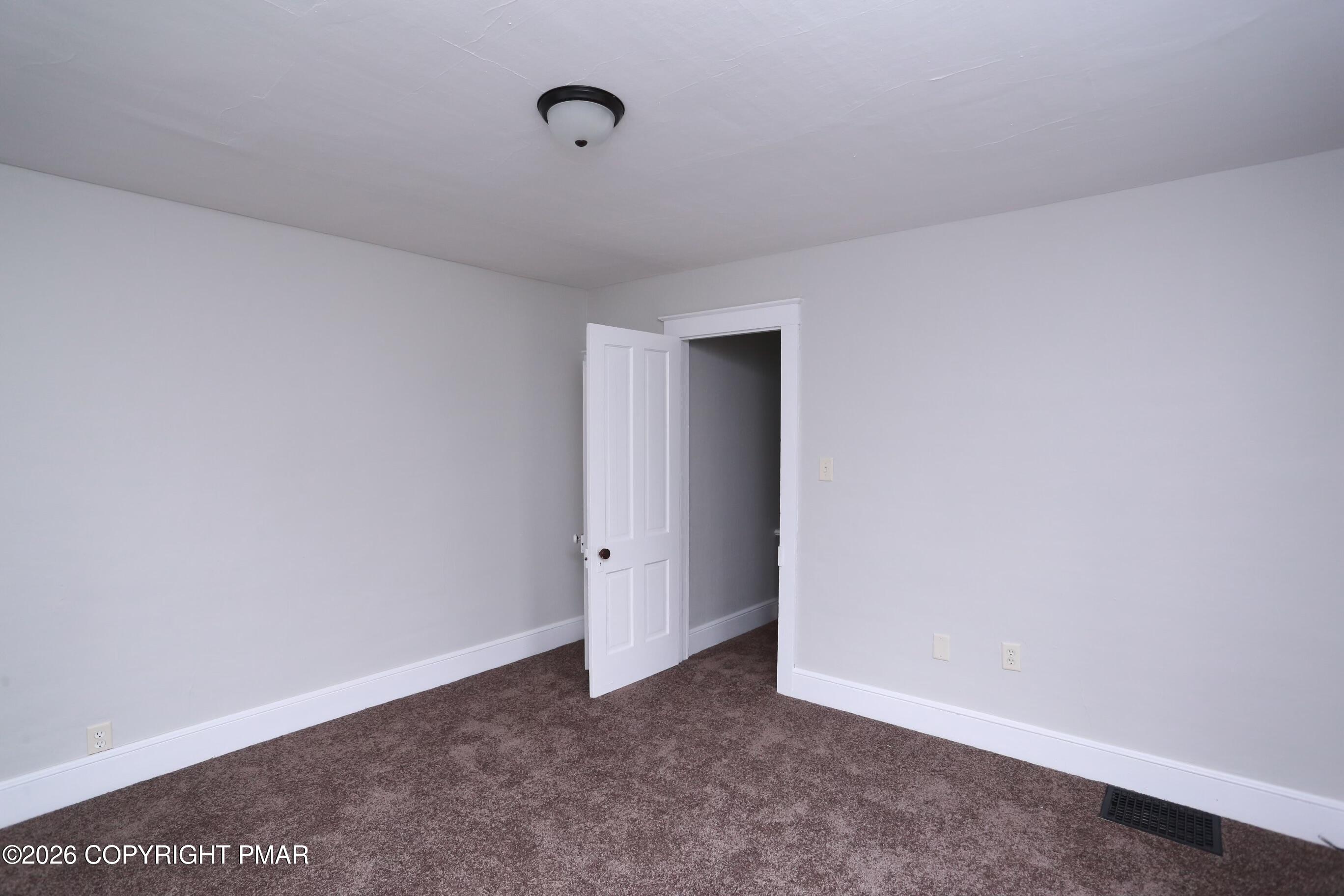 402 N 8th Street 402-404