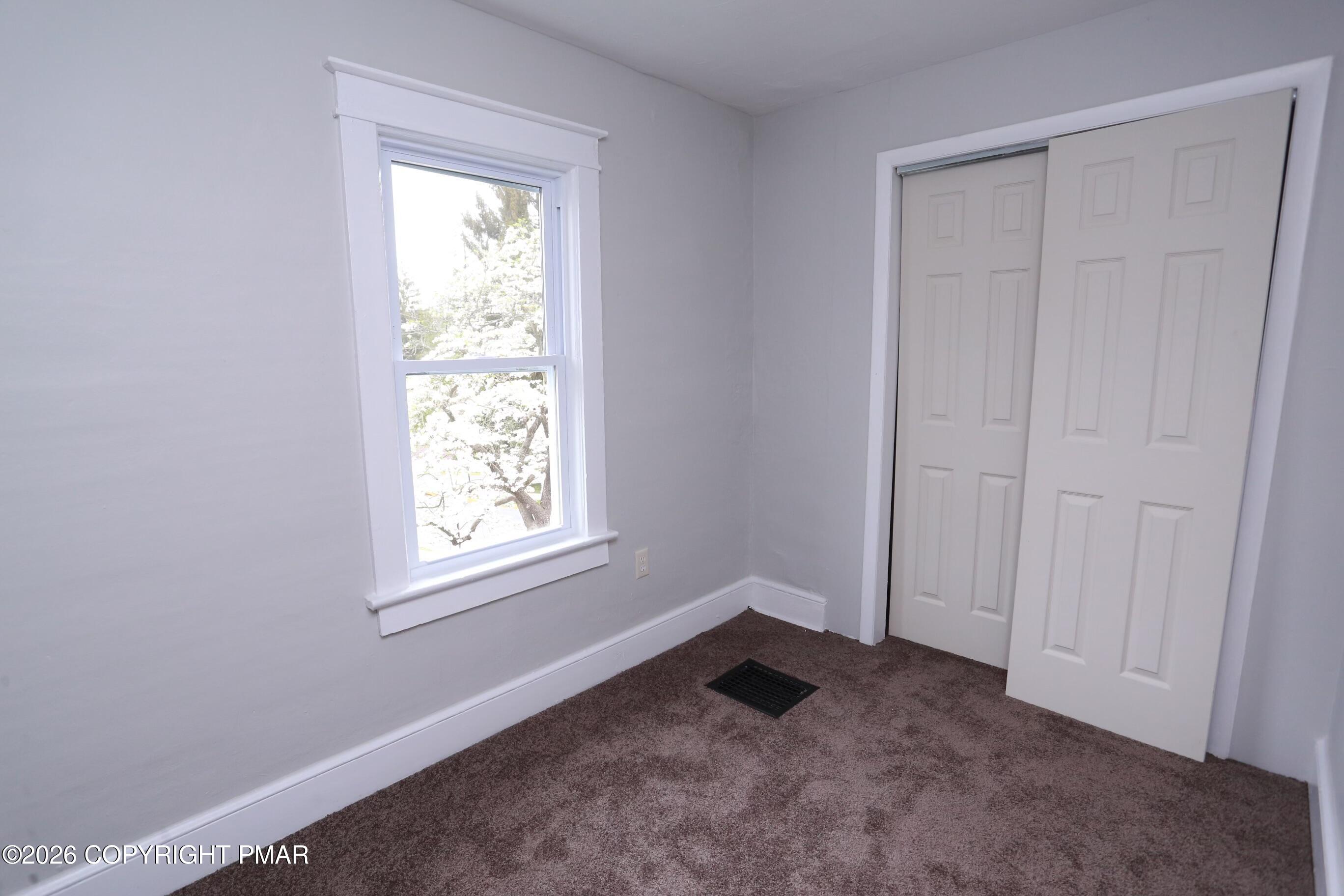 402 N 8th Street 402-404