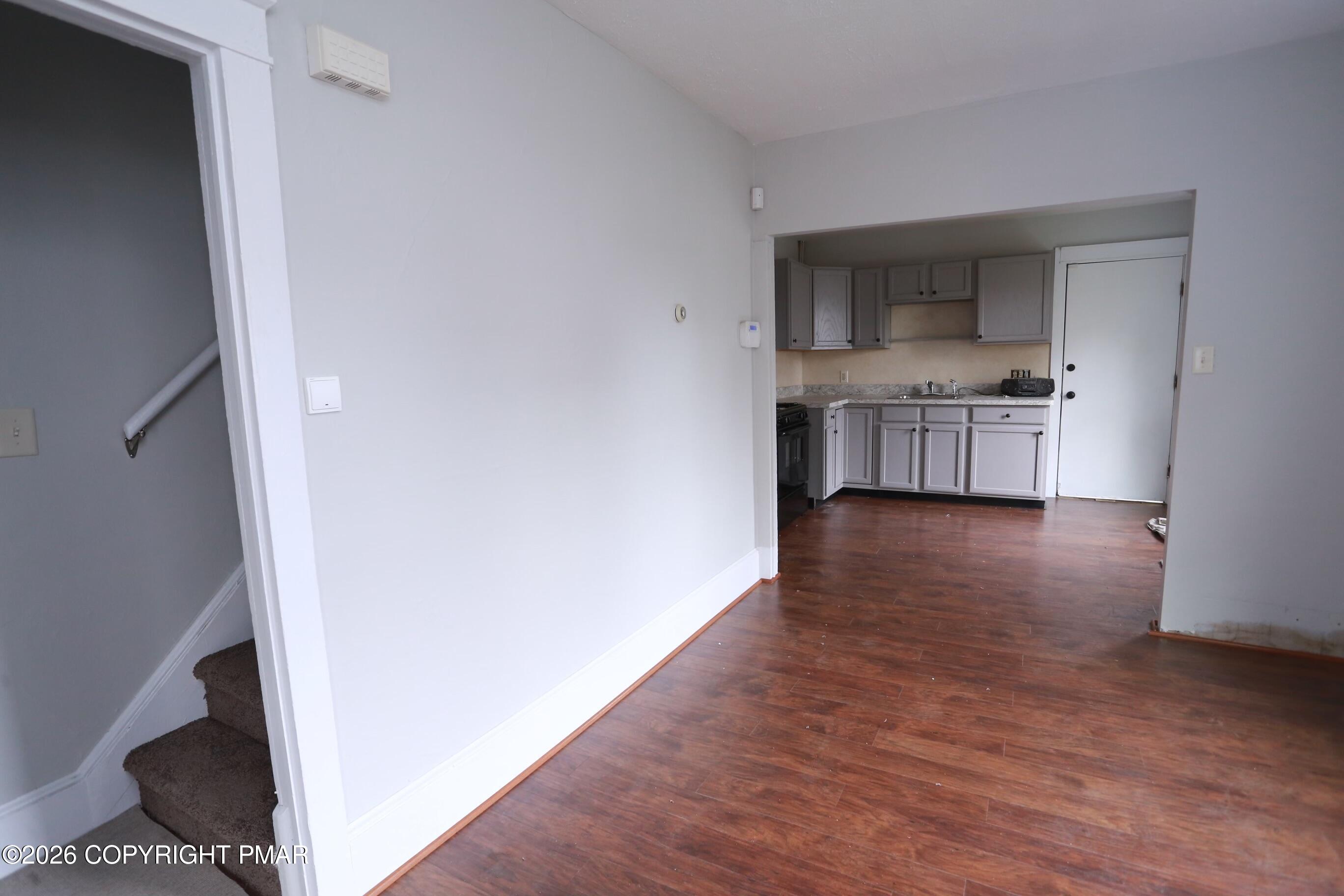 402 N 8th Street 402-404