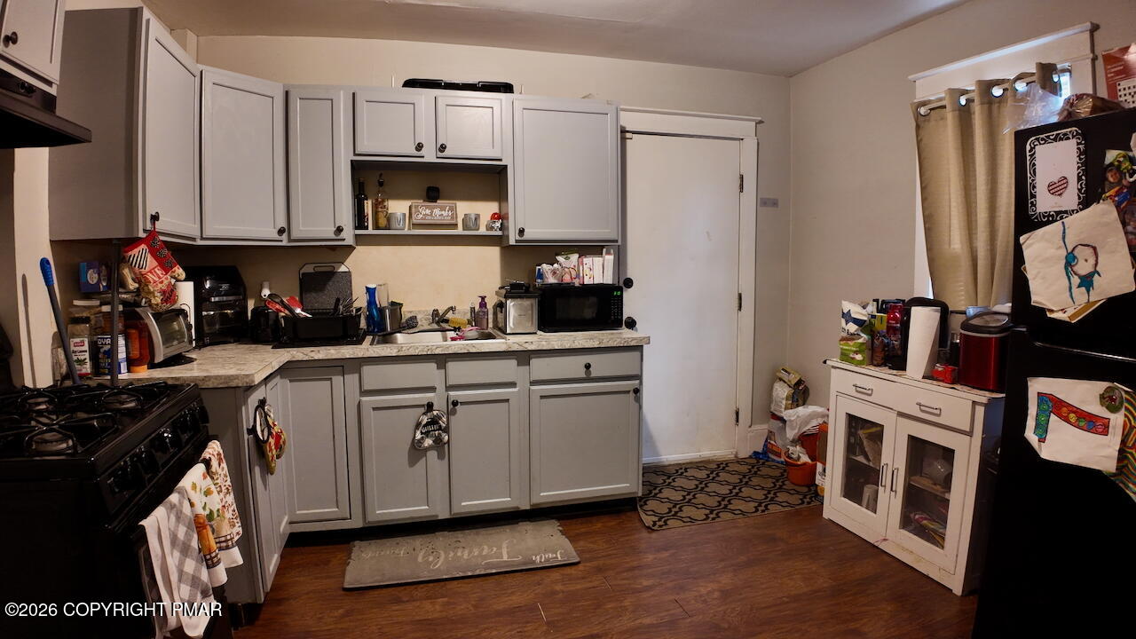 402 N 8th Street 402-404