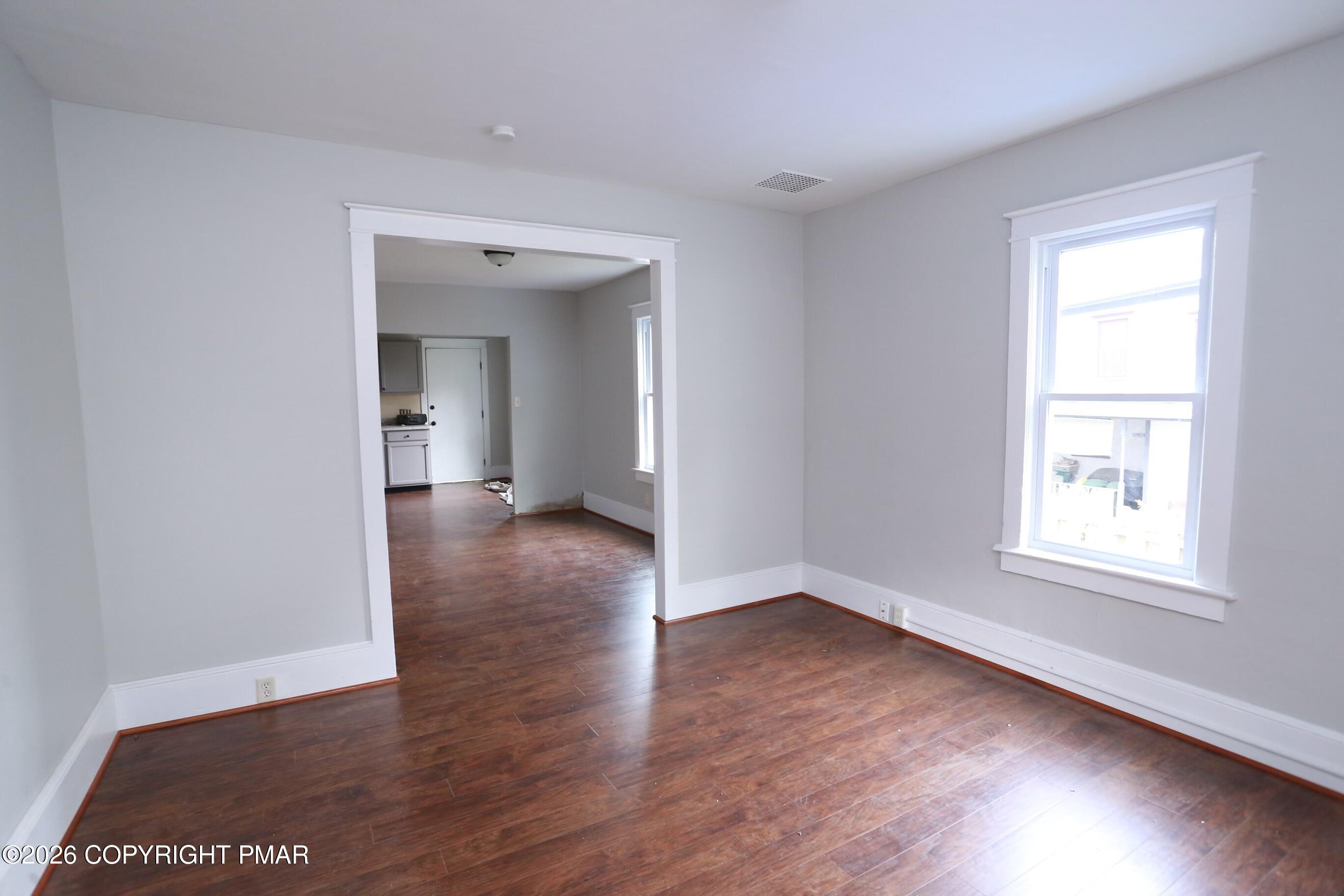 402 N 8th Street 402-404