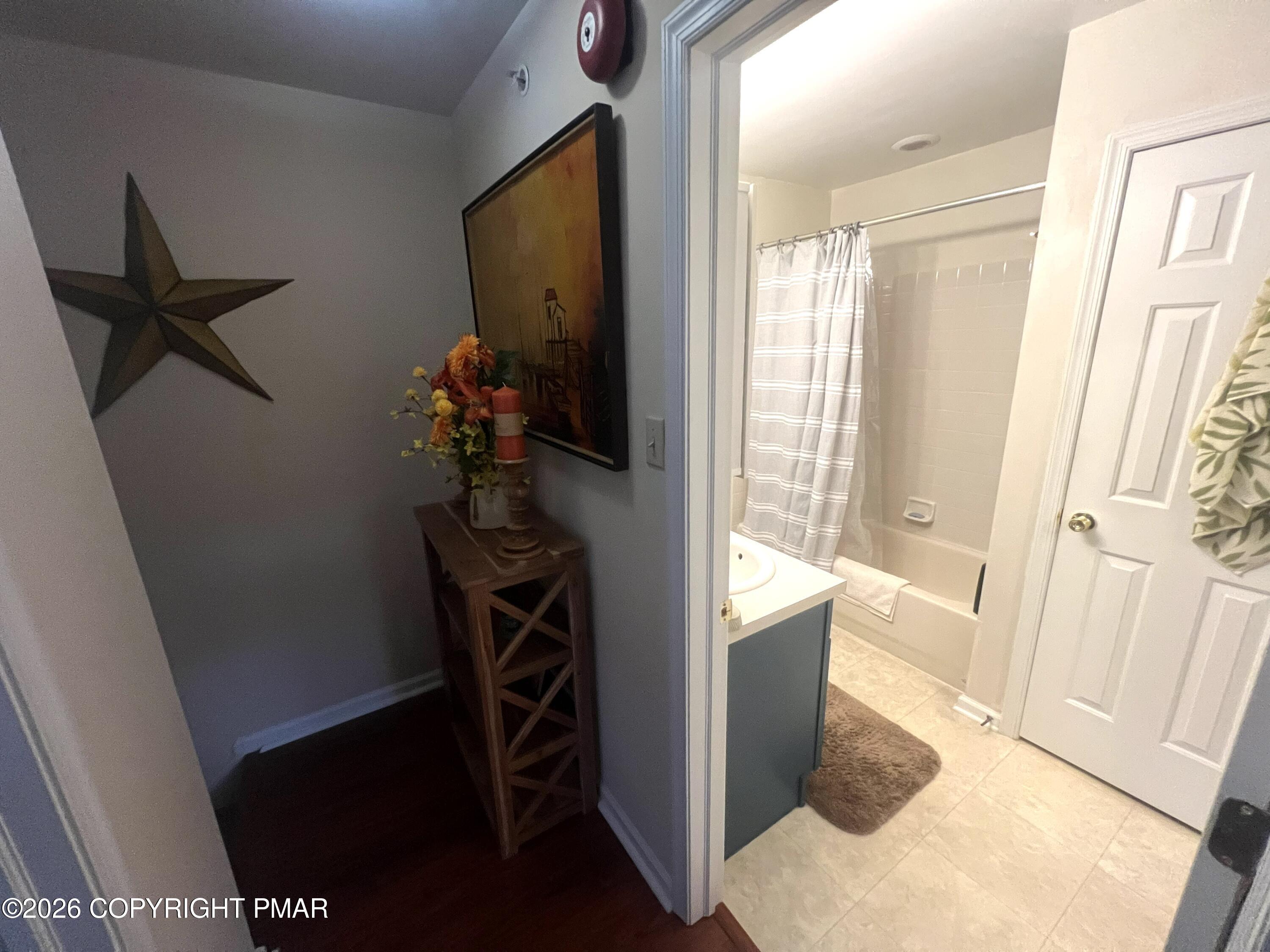 54 Lower Ridge View Circle