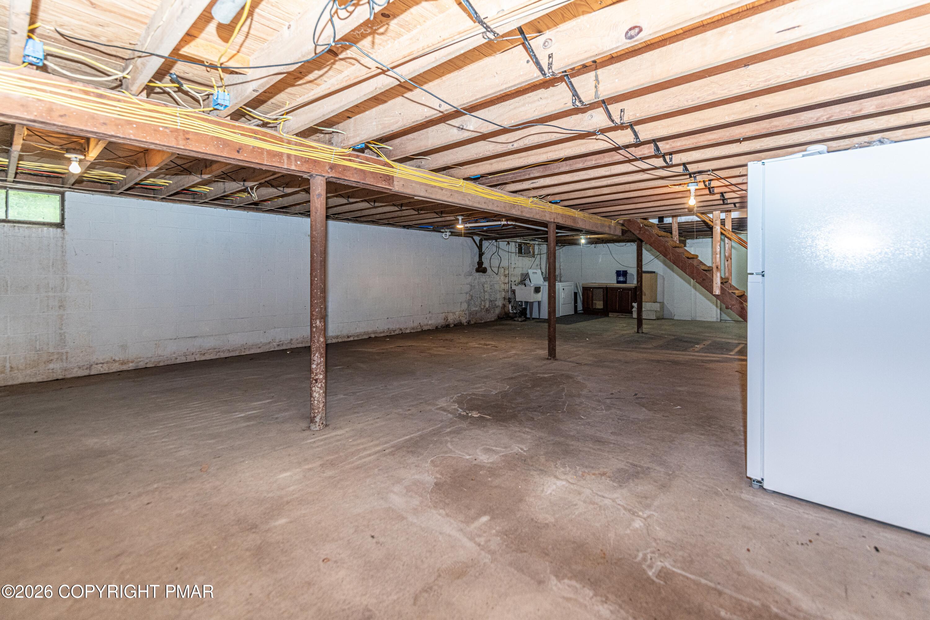 6011 Running Valley Road