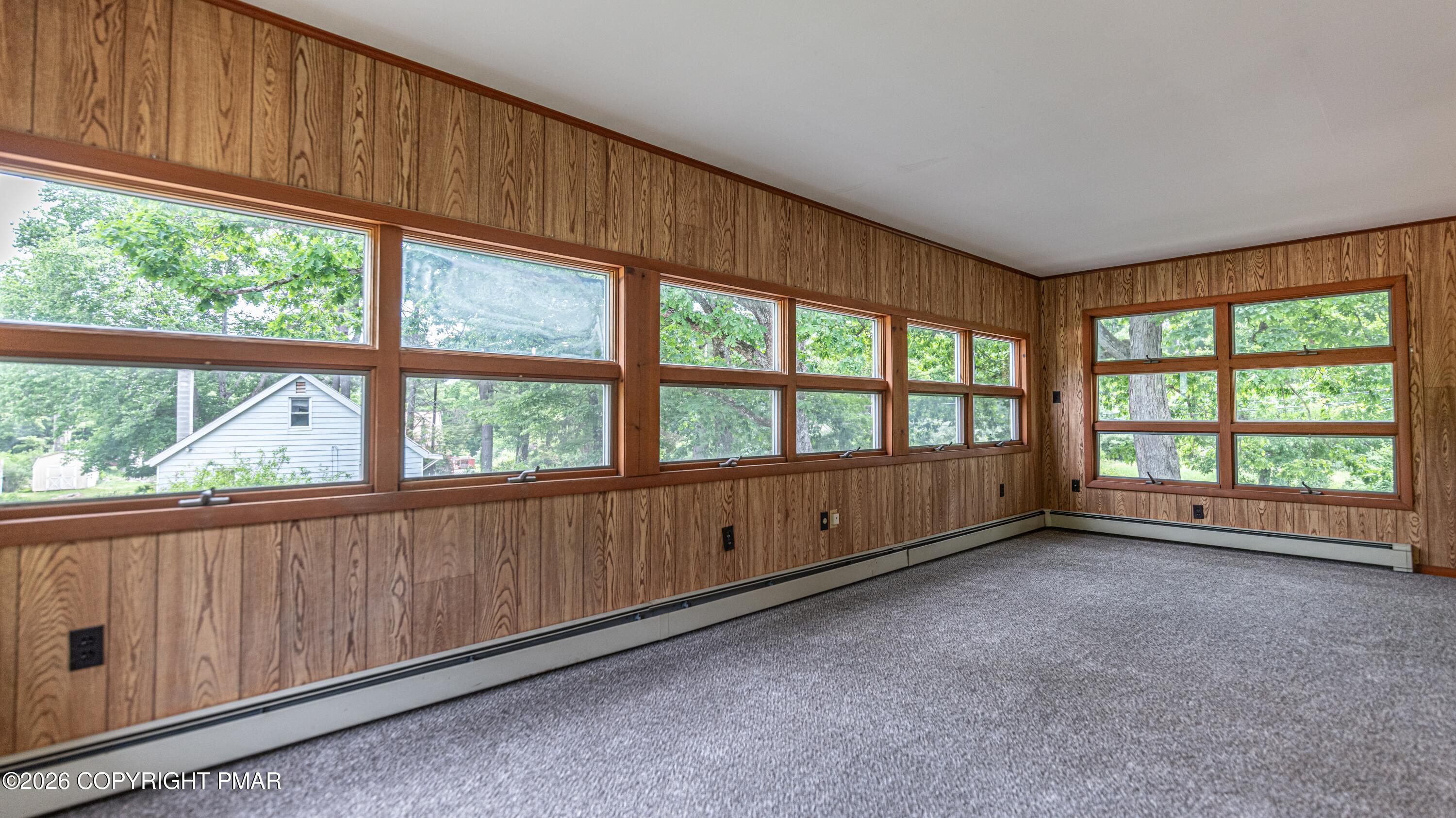 6011 Running Valley Road