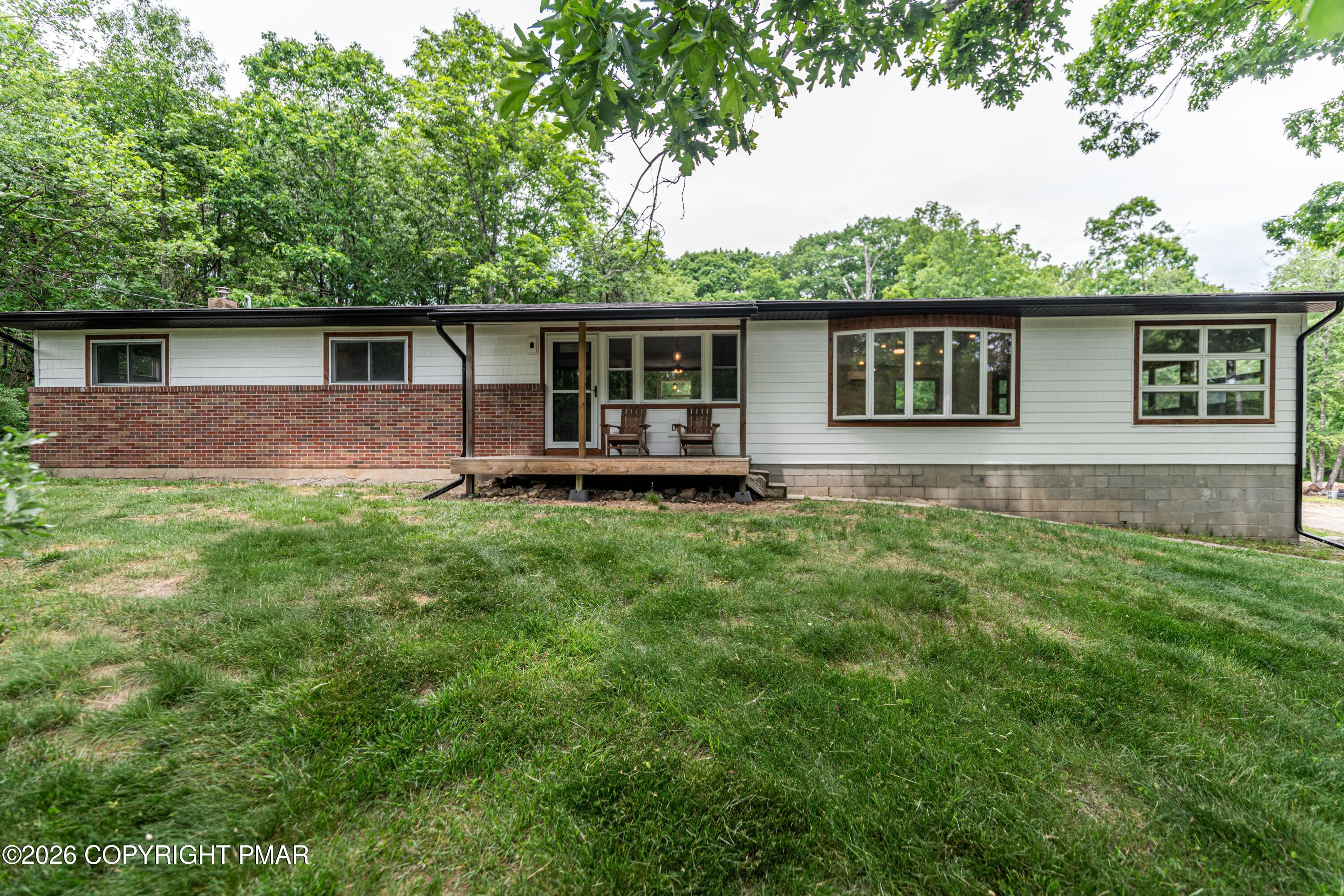 6011 Running Valley Road