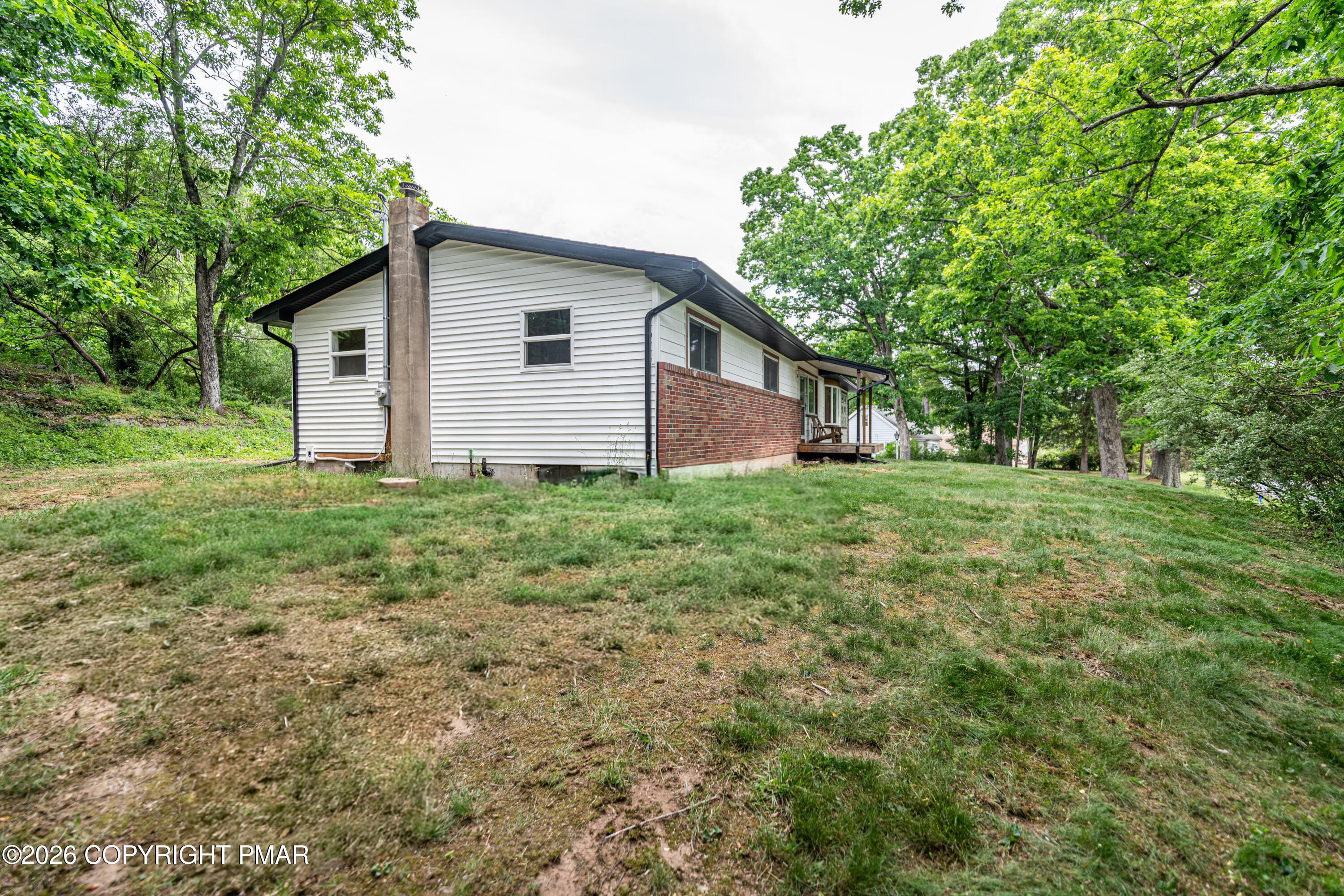 6011 Running Valley Road