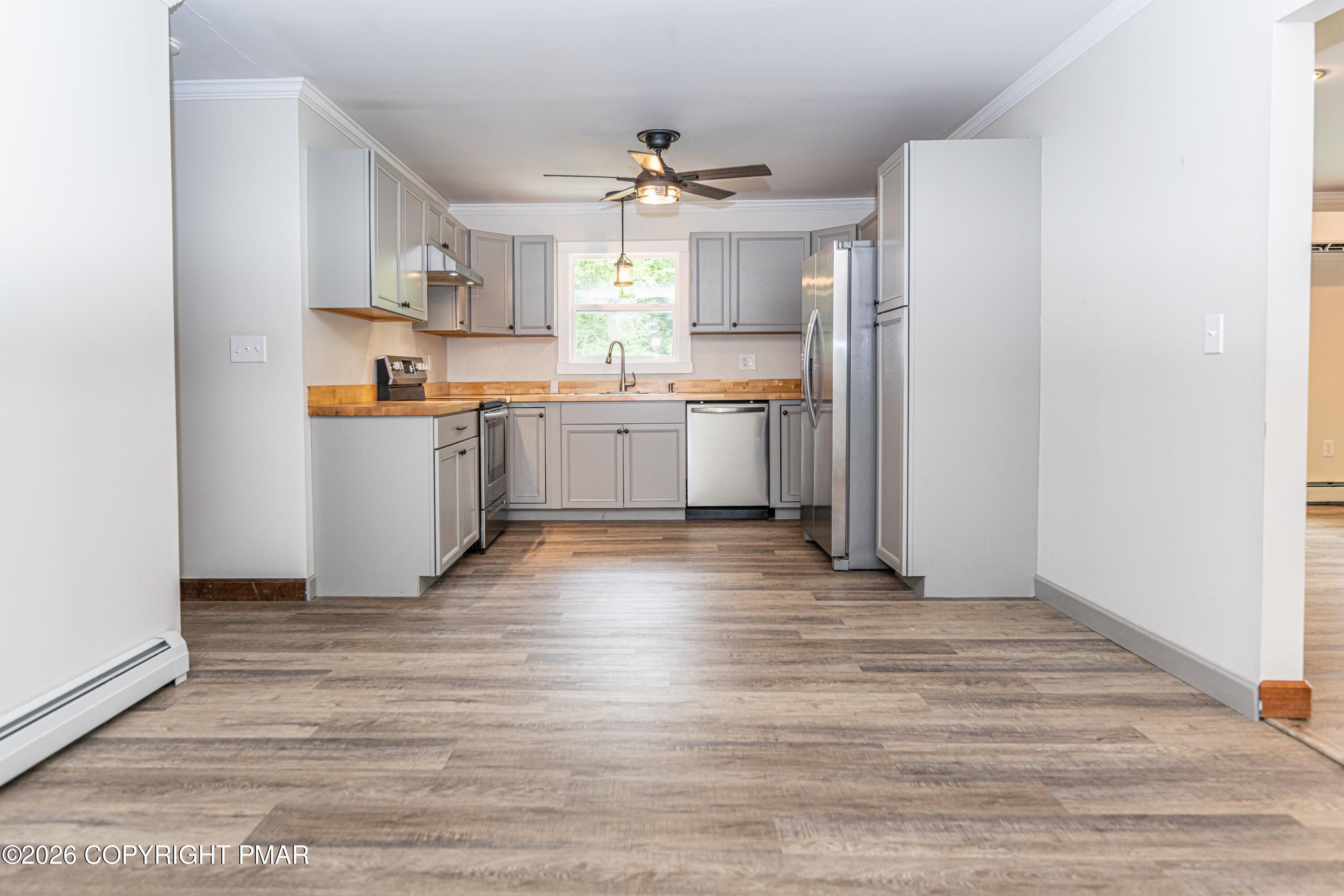 6011 Running Valley Road